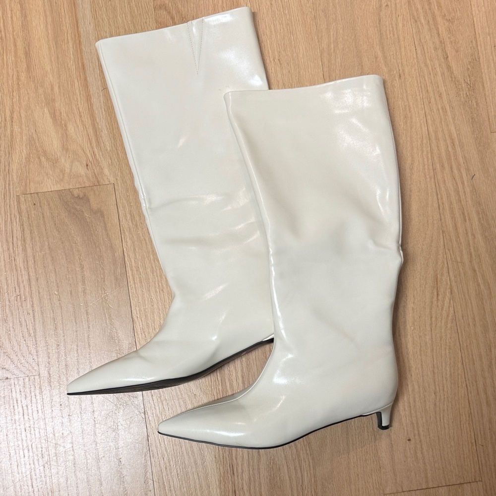 Off White Knee-High Pointed Toe Boots - Women
